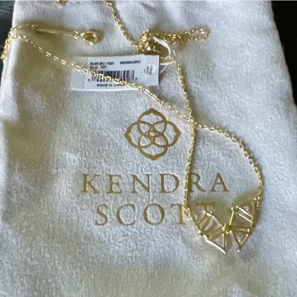 BNIB Authentic/Signed Kendra Scott Blair Butterfly Ivory MOP Necklace-Reversible - Picture 6 of 7